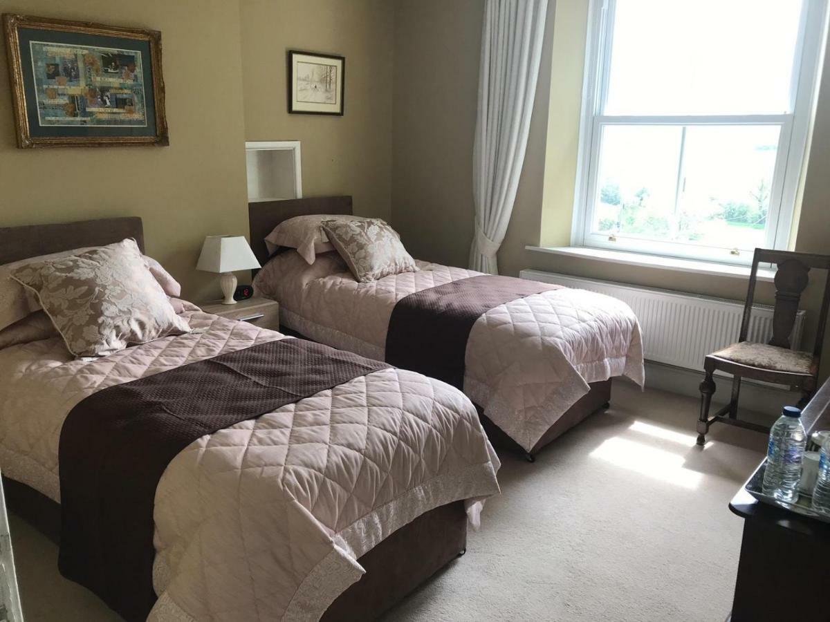 アベリストウィス Llangwyryfon Country Breaks Bed & Breakfast エクステリア 写真