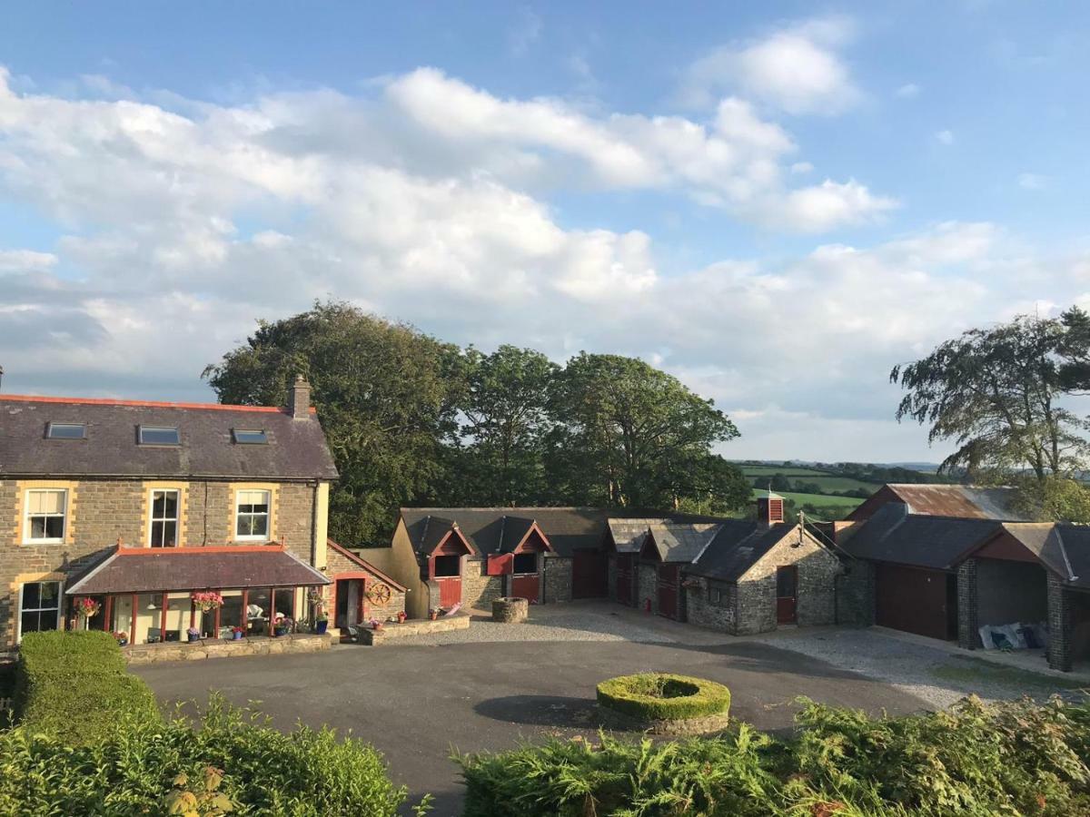 アベリストウィス Llangwyryfon Country Breaks Bed & Breakfast エクステリア 写真
