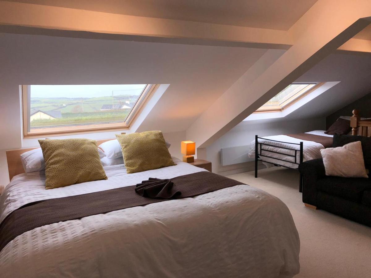 アベリストウィス Llangwyryfon Country Breaks Bed & Breakfast エクステリア 写真