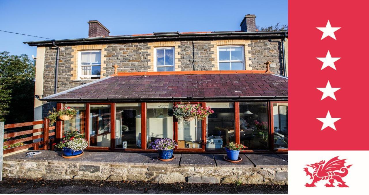 アベリストウィス Llangwyryfon Country Breaks Bed & Breakfast エクステリア 写真